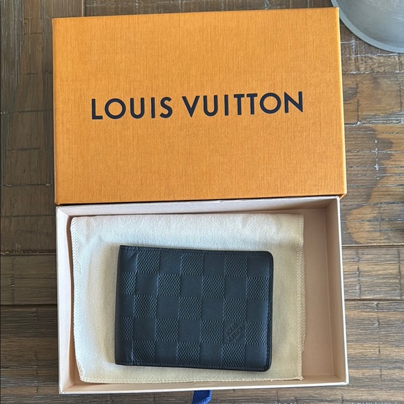 Louis Vuitton Black Wallet - Picture 1 of 13
